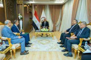 ”جمبلاط” يستقبل سفير مصر لدى أوغندا لبحث سبل تعزيز التعاون المشترك ”جمبلاط” يستقبل سفير مصر لدى أوغندا لبحث سبل تعزيز التعاون المشترك