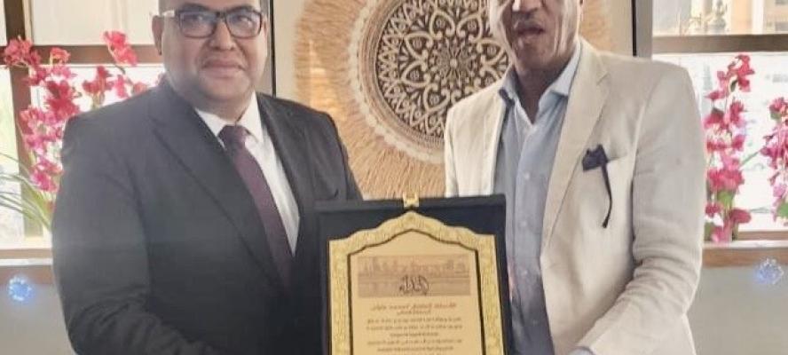 وفاءً لمسيرة من العطاء.. الجالية المصرية بالمنطقة الشرقية تكرم محمد العليان