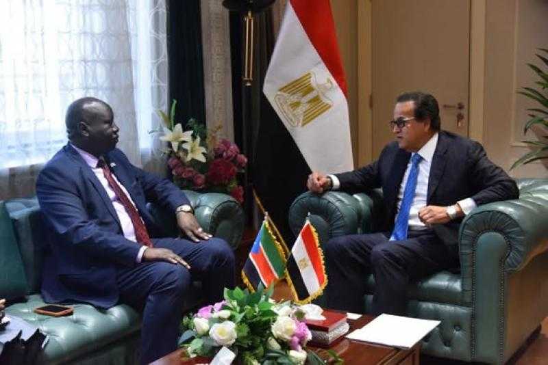 وزير الصحة يستقبل سفير جنوب السودان لبحث تعزيز التعاون الصحي