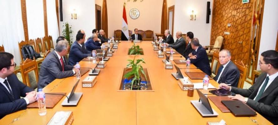 وزير الخارجية يتابع مستجدات إنشاء المنصة الإلكترونية للخدمات القنصلية للمصريين بالخارج