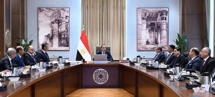رئيس الوزراء يتابع جهود توافر السلع وضبط حركة الأسواق