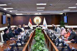 وزير الصحة يترأس اجتماع مجلس إدارة الهيئة العامة للتأمين الصحي لمناقشة ملفات التعاون وتطوير الخدمات الطبية