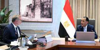 رئيس الوزراء يتابع مع وزير البترول عدداً من ملفات العمل رئيس الوزراء يتابع مع وزير البترول عدداً من ملفات العمل