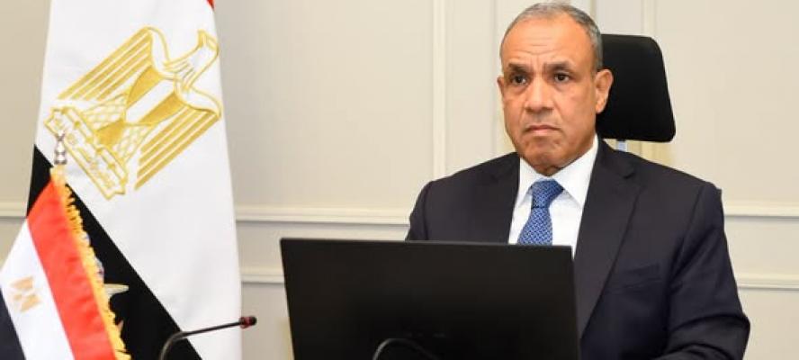 وزير الخارجية يلتقي الموظفين المصريين العاملين بالاتحاد الأفريقي