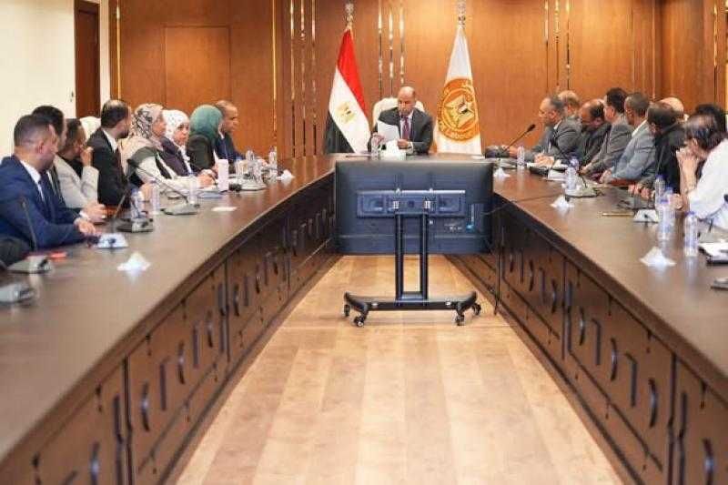 وزير العمل: منح شركات إلحاق عمالة بالخارج مهلة 6 أشهر لتوفيق أوضاعها