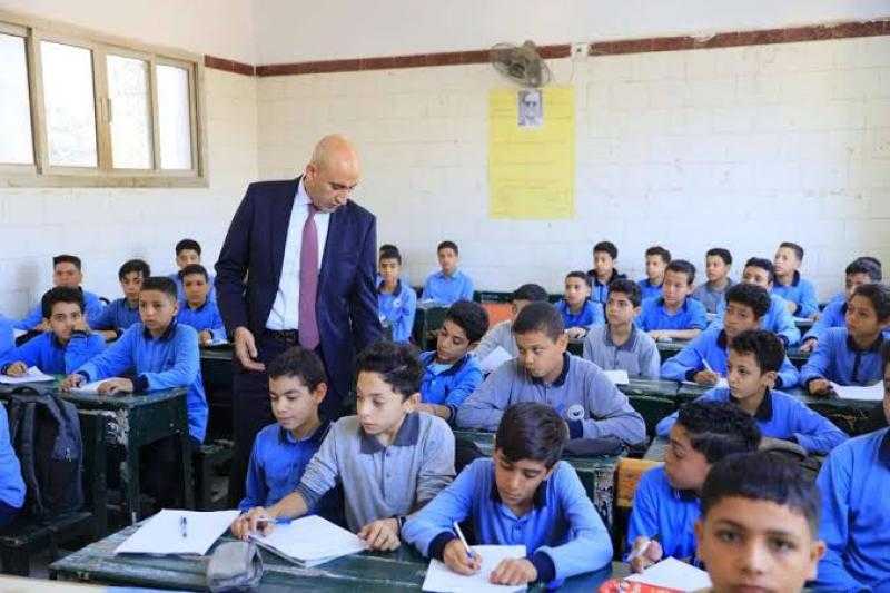 انطلاق العام الدراسى الجديد.. والمدارس تشدد على الانضباط والحضور