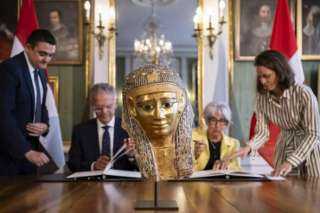 مصر تنجح في استرداد قناع ذهبي أثري من سويسرا مصر تنجح في استرداد قناع ذهبي أثري من سويسرا