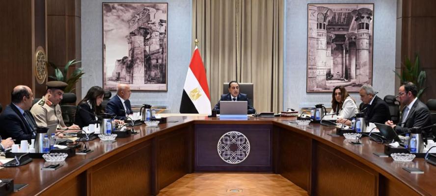 مدبولي يؤكد ضرورة حصر كل التساؤلات وتفنيدها والإجابة عنها وتوضيح ردود الحكومة على الانتقادات المختلفة