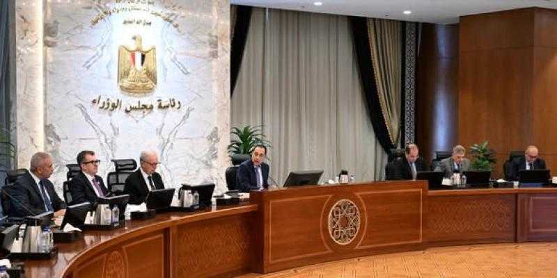رئيس الوزراء يستعرض محاور جلستي حوار بشأن ”موارد النقد وإدارة الدين” و”ملامح البرنامج الاقتصادي المصري حتى 2030”
