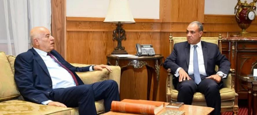 وزير الخارجية يلتقي أمين سر اللجنة المركزية لحركة فتح