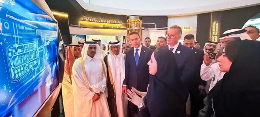 وزير الطاقة السعودي ووزيرا البترول والكهرباء يتفقدون جناح قطاع البترول المصري