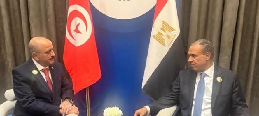 وزير الخارجية يلتقي نظيره التونسي على هامش اجتماعات مجلس وزراء خارجية منظمة التعاون الإسلامي في بغداد