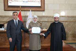 وزير الأوقاف وسفير الجزائر يشهدان ختام دورة «مهارات الوعظ الديني للواعظات الجزائريات» بمسجد مصر الكبير
