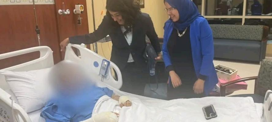 قنصلية مصر بالرياض تزور مواطنة مصرية ضمن المصابين جراء الاعتداءات على مطار الملك خالد
