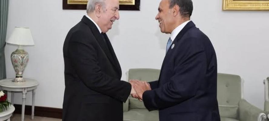 وزير الخارجية يبحث مع الرئيس الجزائري الجهود المبذولة لاحتواء التوتر الإقليمى