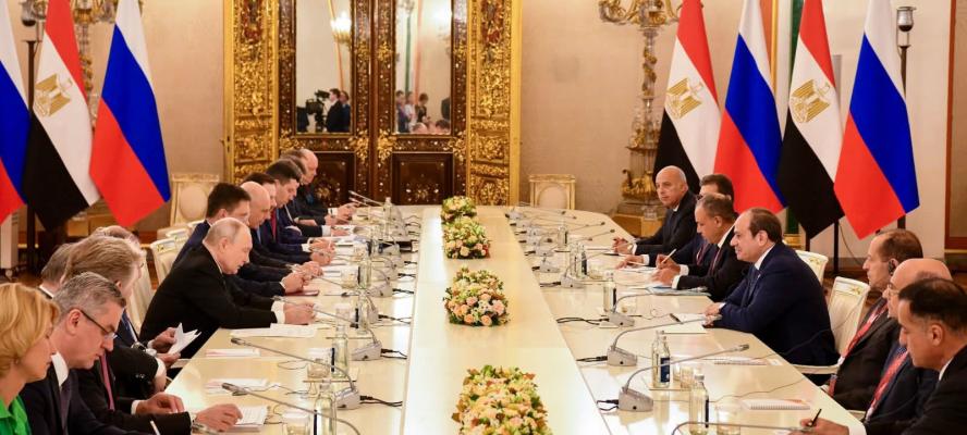 الرئيس السيسي يؤكد ضرورة الحفاظ على السلم والاستقرار بمنطقة القرن الإفريقي