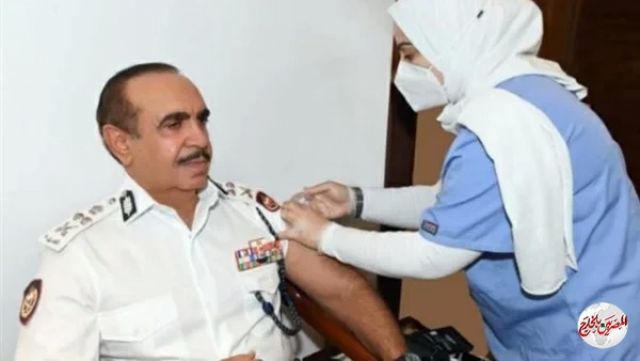 وزير الداخلية البحريني يتطوع لإجراء التجارب السريرية للقاح كورونا