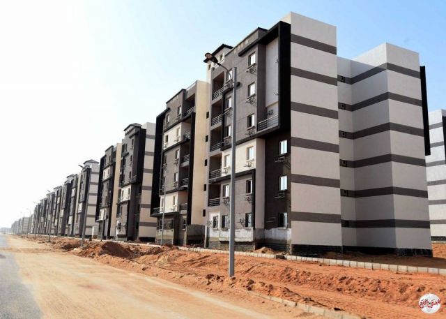 مدبولي يكلف بالبدء في تنفيذ 10 آلاف وحدة سكنية أخرى للموظفين