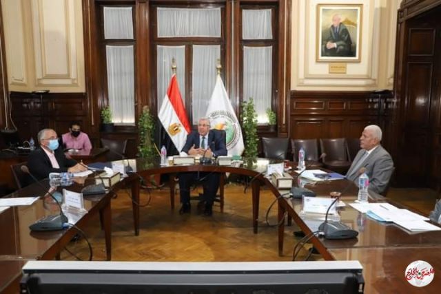 وزير الزراعة يبحث أليات دعم وتطوير الخدمة الصحية بمستشفي الزراعيين