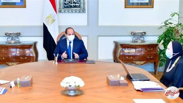 السيسي يوجه بتسهيل إجراءات التعاقد للحصول على وحدات المجمعات الصناعية