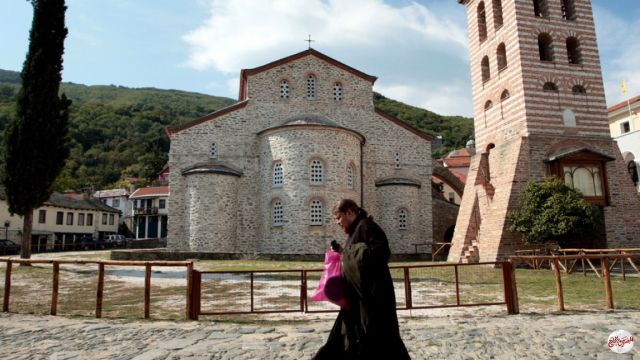 اليونان تؤكد إصابة ثمانية رهبان في جبل آثوس بكورونا