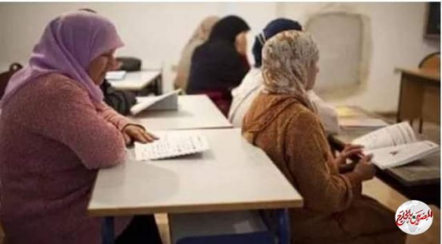 الزام  الفتيات والشباب الجامعي والمعفي من اداء الخدمة العسكرية بقضاء الخدمة العامة لمدة عام كامل