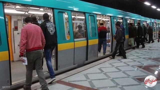 وزارة النقل تنفي إغلاق محطات المترو داخل القاهرة