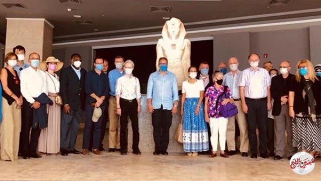 وزير السياحة يسمح لـ30 سفيرا بزيارة قاعة واحدة بمتحف شرم الشيخ