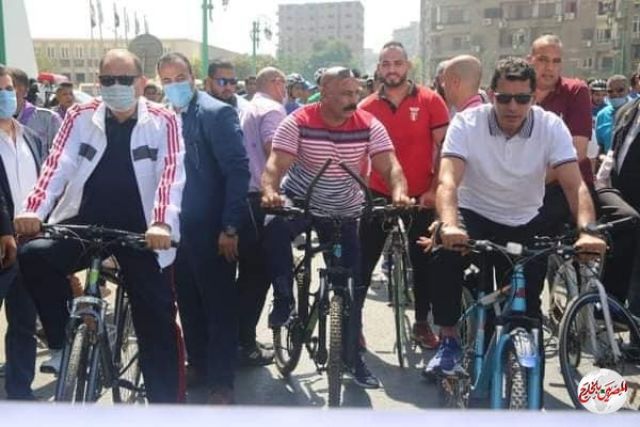 وزير الشباب ومحافظ أسيوط يقودان ماراثون للدراجات بشوارع أسيوط