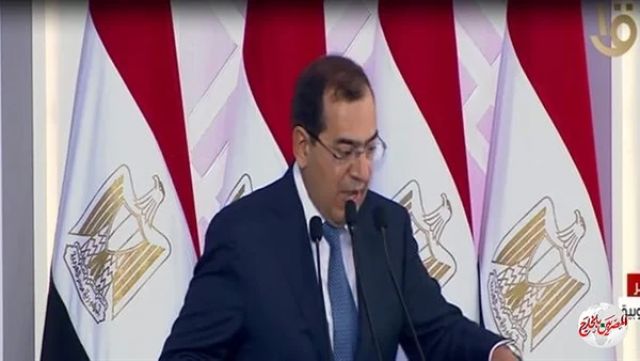 طارق الملا: تحويل جميع محطات الكهرباء للعمل بالغاز الطبيعي