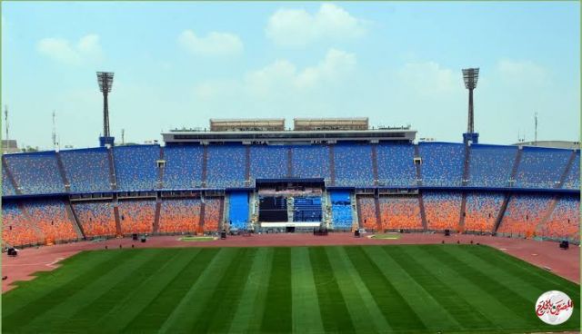 مدبولي يتفقد الصالة المغطاة باستاد القاهرة