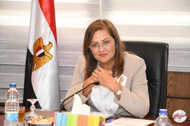 "هالة السعيد": الحفاظ على العمالة توجه استراتيجي يساعد في عبور الأزمة