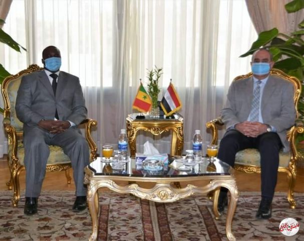 وزير الطيران  يلتقي سفير السنغال لدى جمهورية مصر العربية