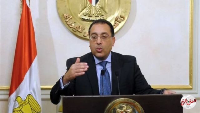 رئيس الوزراء يتابع مشروعات بهيئة قناة السويس