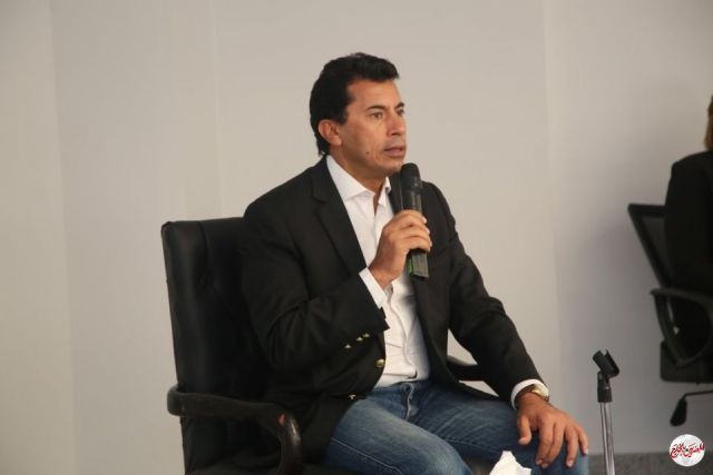 "صبحي" يناقش مقترحات التطوير مع مديري المدن الشبابية ومراكز التعليم المدني وبيوت الشباب