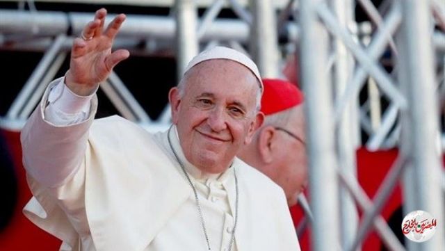 البابا فرنسيس يقوم بأول زيارة خارج روما منذ فرض الإغلاق