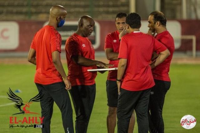 تشكيل الأهلي لمواجهة المقاولون العرب