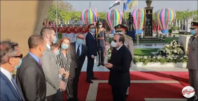الرئيس السيسي يلتقي أسرة الرئيس الراحل أنور السادات