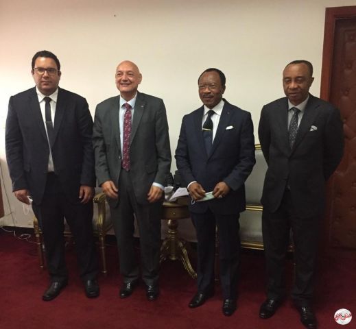السفير المصري لدى ياوندي يلتقي وزير الأشغال العامة الكاميروني