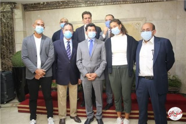 وزير الرياضة يُكرم ميار شريف ومحمد صفوت بطلي التنس