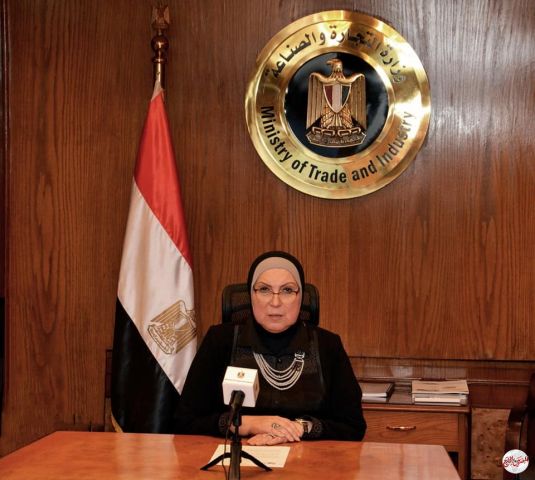 وزيرة الصناعة:الحكومة حريصة على تطبيق المعايير الدولية لتعزيز تنافسية القطن المصري إقليمياً ودولياً