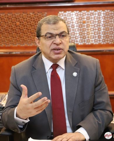 القوي العاملة : تنسيق كامل بين مكاتب التمثيل العمالي بالخارج للحفاظ علي حقوق العمالة المصرية وحل مشاكلها