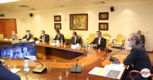 وزير الاتصالات يلتقى وفد شركة هواوى العالمية
