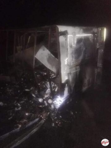 تفحم سيارة مستلزمات طبية على الصحراوي بقنا