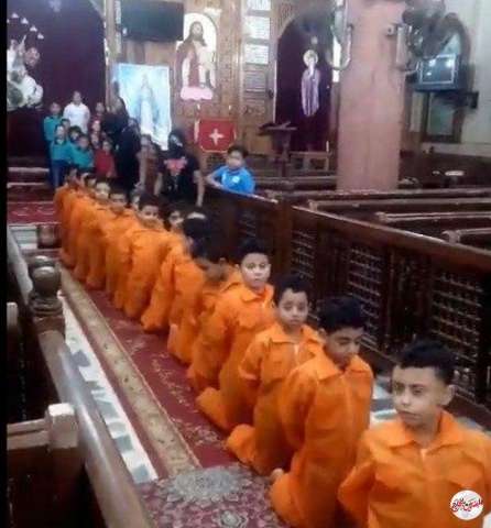 غضب واسع عقب إنتشار فيديو من داخل إحدى الكنائس الأرثوذكسية تسخدم أطفالاً لتمثيل مشهد ذبح الأقباط في ليبيا