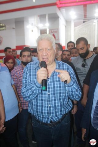 الزمالك :  مرتضى منصور يستقبل بحفاوة عند ولوجه النادى