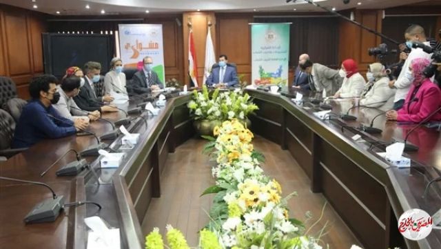 وزير الشباب يلتقي ممثلي اليونيسف في مصر ويتفقد معرضًا لمنتجات برنامج مشواري