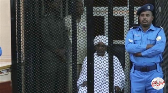 اليوم الأربعاء.. النيابة السودانية تحقق مع البشير في جرائم دارفور