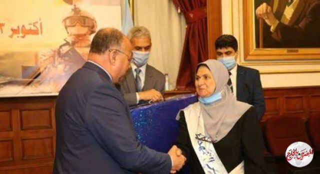 محافظ القاهرة يكرم أسر شهداء القوات المسلحة