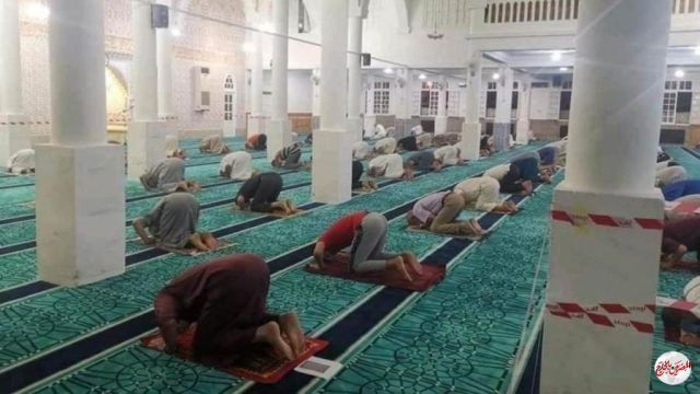 الجزائر ترفع الحظر عن تأدية صلاة الجمعة في المساجد